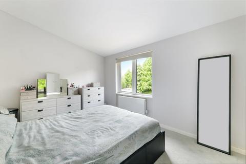 3 bedroom semi-detached house for sale, Newlands Crescent, East Grinstead, RH19