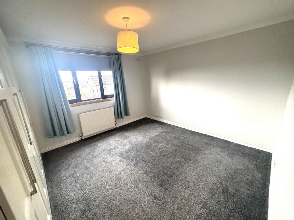 Master bedroom (a)