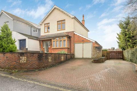 3 bedroom detached house for sale, Mount Pleasant Road, Alton, Hampshire, GU34