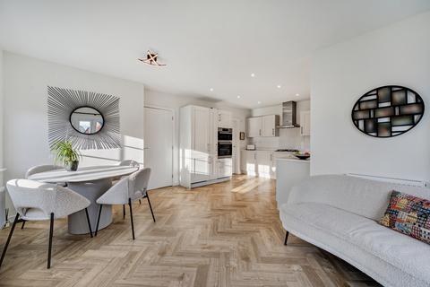 4 bedroom detached house for sale, Featherstone Crescent, Cheadle, SK8