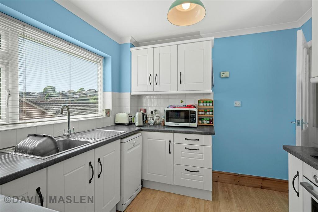 Kitchen (1).jpg