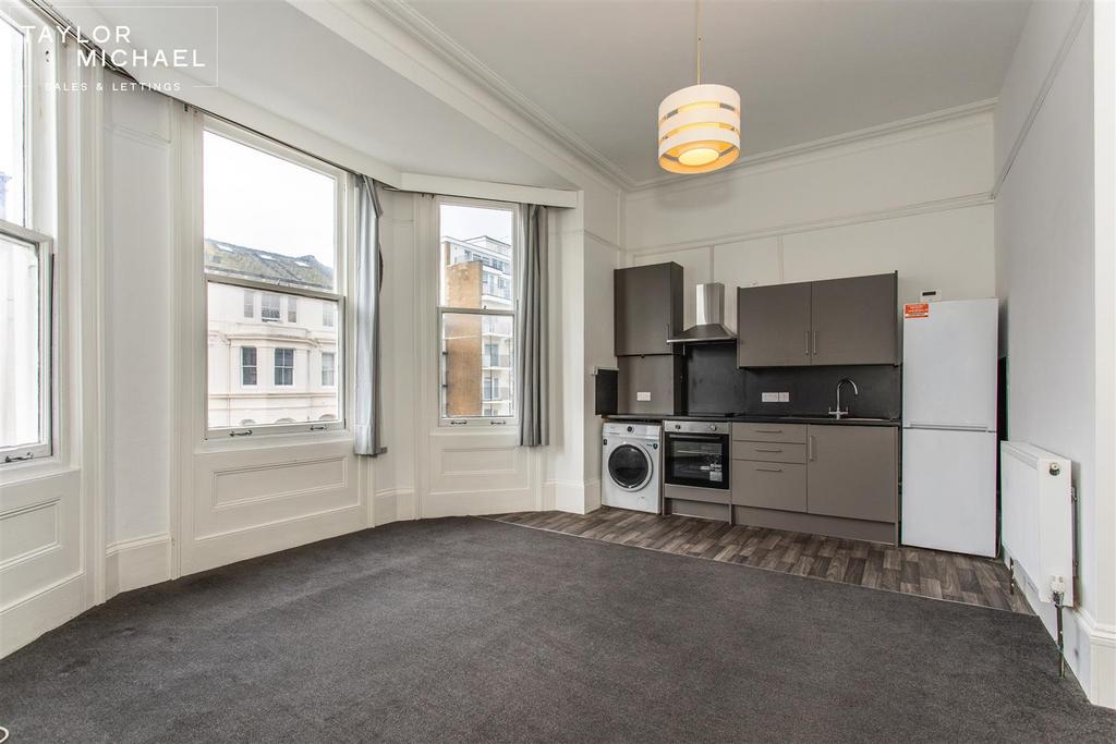 Living Room / Kitchen