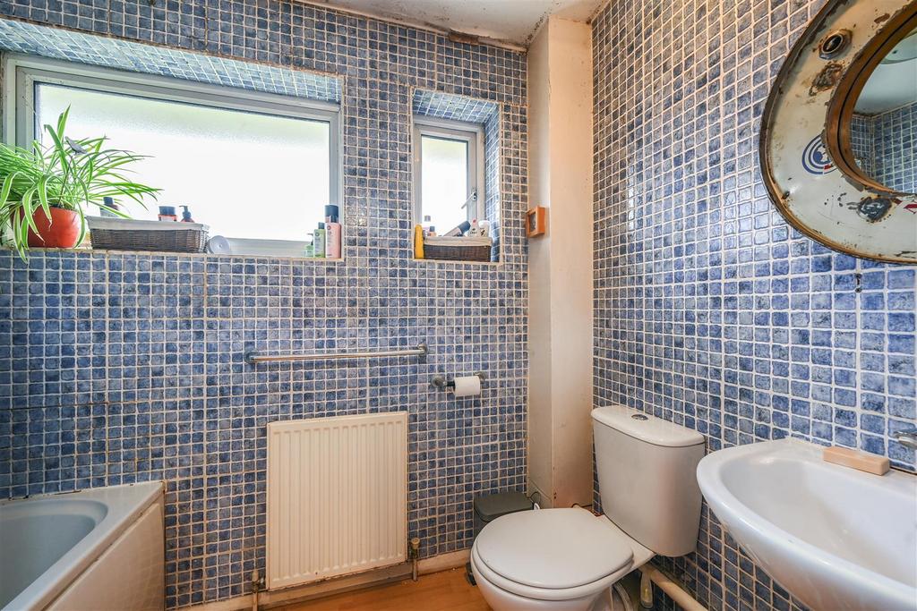 145 PEBSHAM LANE - TN402 RN - PHOTOS (9).jpg