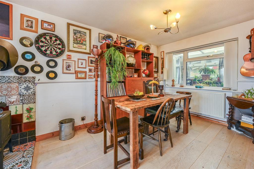 145 PEBSHAM LANE - TN402 RN - PHOTOS (4).jpg