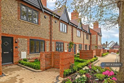 undefined, Carter Row, Kings Langley, WD4
