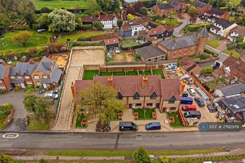 undefined, Carter Row, Kings Langley, WD4