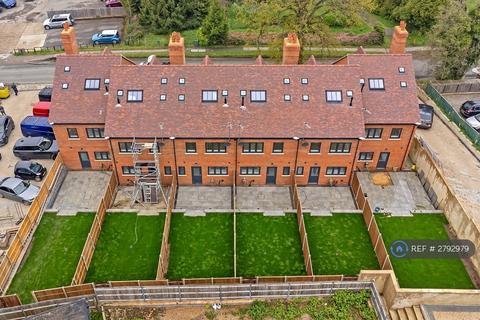 undefined, Carter Row, Kings Langley, WD4