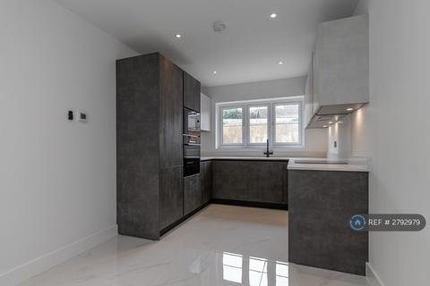undefined, Carter Row, Kings Langley, WD4