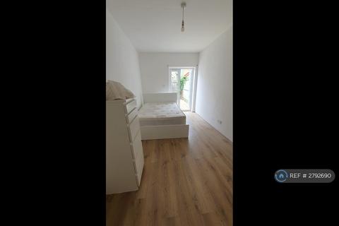 undefined, William St, London, E10