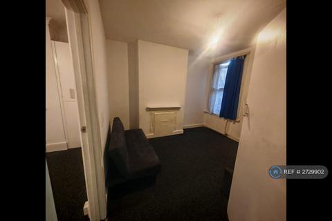 2 bedroom flat to rent, Perth Road, London, N22