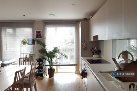 2 bedroom flat to rent, Lyden Court, London, N19