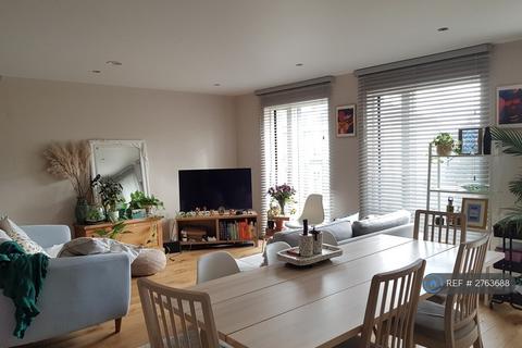2 bedroom flat to rent, Lyden Court, London, N19