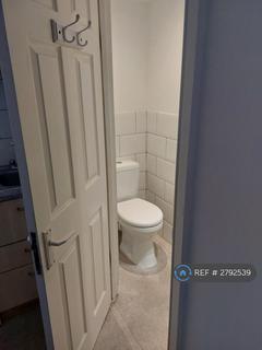Studio to rent, Saltram Crescent, London, W9