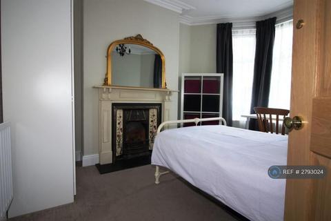 4 bedroom terraced house to rent, Tewkesbury Street, Cardiff, CF24