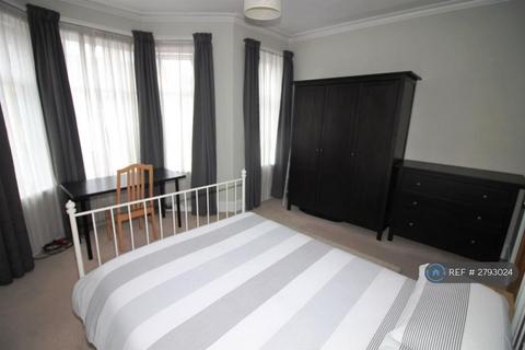 4 bedroom terraced house to rent, Tewkesbury Street, Cardiff, CF24
