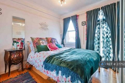 1 bedroom flat to rent, Neville Court, London, NW8