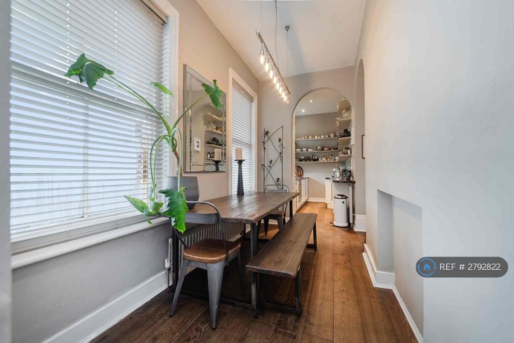Dining Room Leading To Kitchen