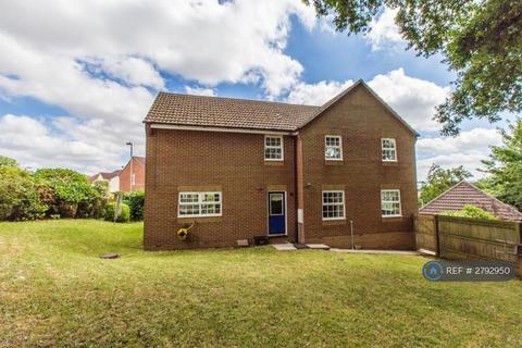 4 bedroom detached house to rent, Southfield Drive, Crediton, EX17