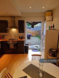 1 bedroom flat to rent, Tooting High Street, London, SW17