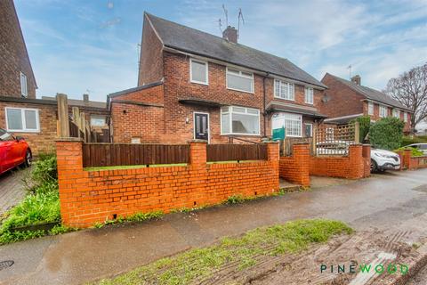 3 bedroom semi-detached house to rent, Crich Road, Chesterfield S43