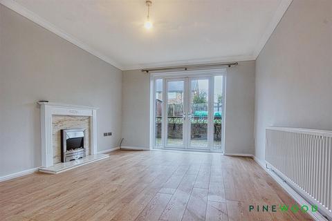 3 bedroom semi-detached house to rent, Crich Road, Chesterfield S43