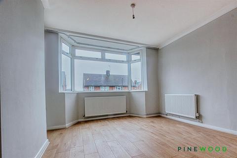 3 bedroom semi-detached house to rent, Crich Road, Chesterfield S43