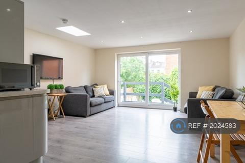 6 bedroom terraced house to rent, Courtenay Street, Cheltenham, GL50