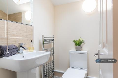 6 bedroom terraced house to rent, Courtenay Street, Cheltenham, GL50