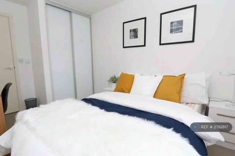 1 bedroom in a flat share to rent, Albany Apartments, Portsmouth, PO1