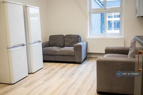 1 bedroom in a flat share to rent, Albany Apartments, Portsmouth, PO1