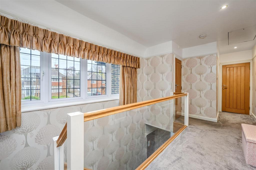 18 NEWLANDS AVENUE - TN394 HA - PHOTOS (8).jpg