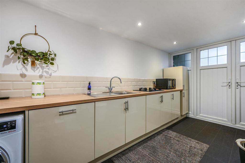 18 NEWLANDS AVENUE - TN394 HA - PHOTOS (10).jpg