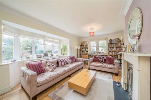 undefined, Teddington Park, Teddington TW11