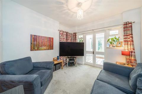 undefined, Teddington Park, Teddington TW11
