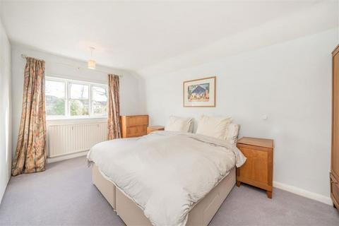 undefined, Teddington Park, Teddington TW11