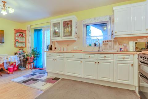 3 bedroom semi-detached house for sale, Woodland Drive, Leicester, LE3