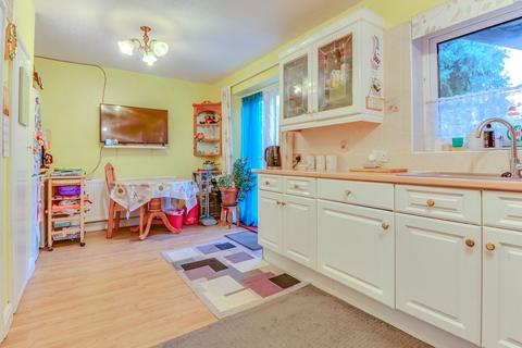 3 bedroom semi-detached house for sale, Woodland Drive, Leicester, LE3