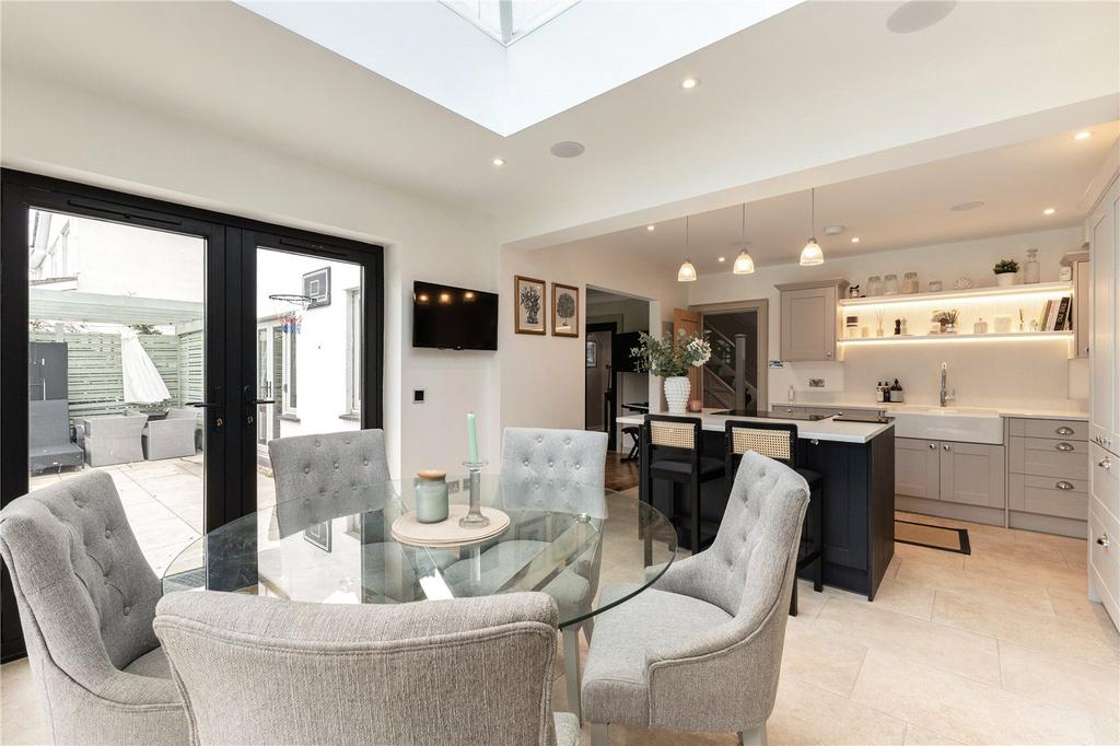 Kitchen/Dining
