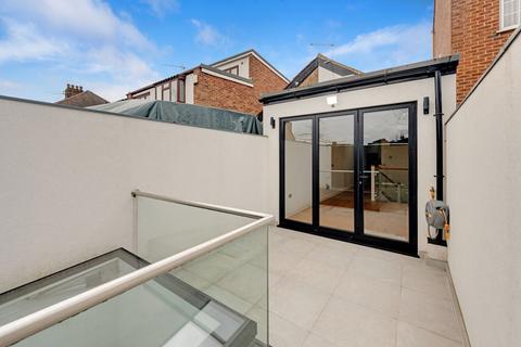 undefined, Highview Road, London W13