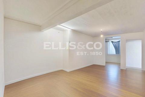 3 bedroom apartment for sale, Penford Street, London, SE5