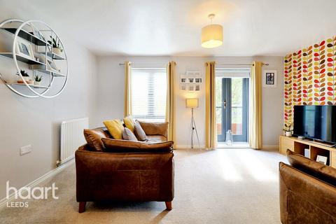4 bedroom townhouse for sale, Beeston Way, Castleford