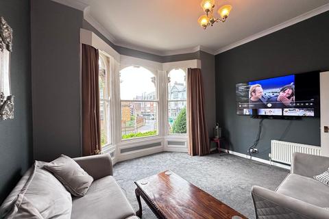 2 bedroom flat for sale, Westbourne Grove, Scarborough, YO11