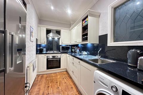 2 bedroom flat for sale, Westbourne Grove, Scarborough, YO11
