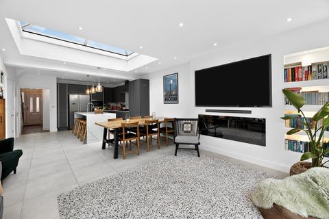 4 bedroom terraced house for sale, Trelawney Road, Ilford, IG6