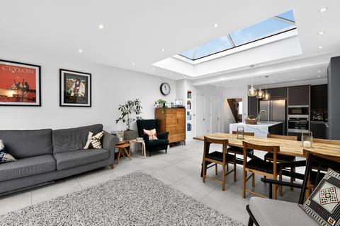 4 bedroom terraced house for sale, Trelawney Road, Ilford, IG6