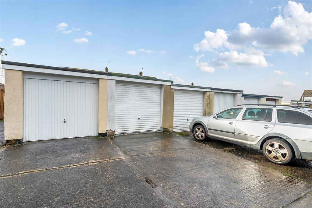 Garage & Parking