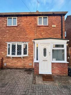 2 bedroom semi-detached house to rent, Birdsfoot Lane, Luton LU3