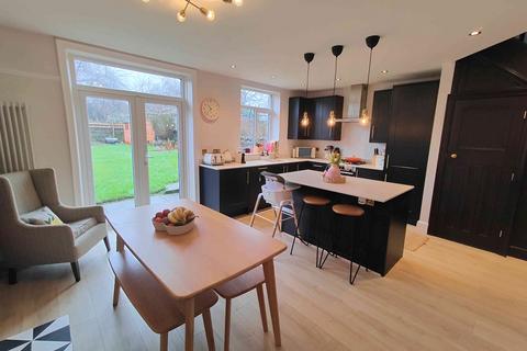 3 bedroom end of terrace house for sale, Bracken Road, Brighouse HD6