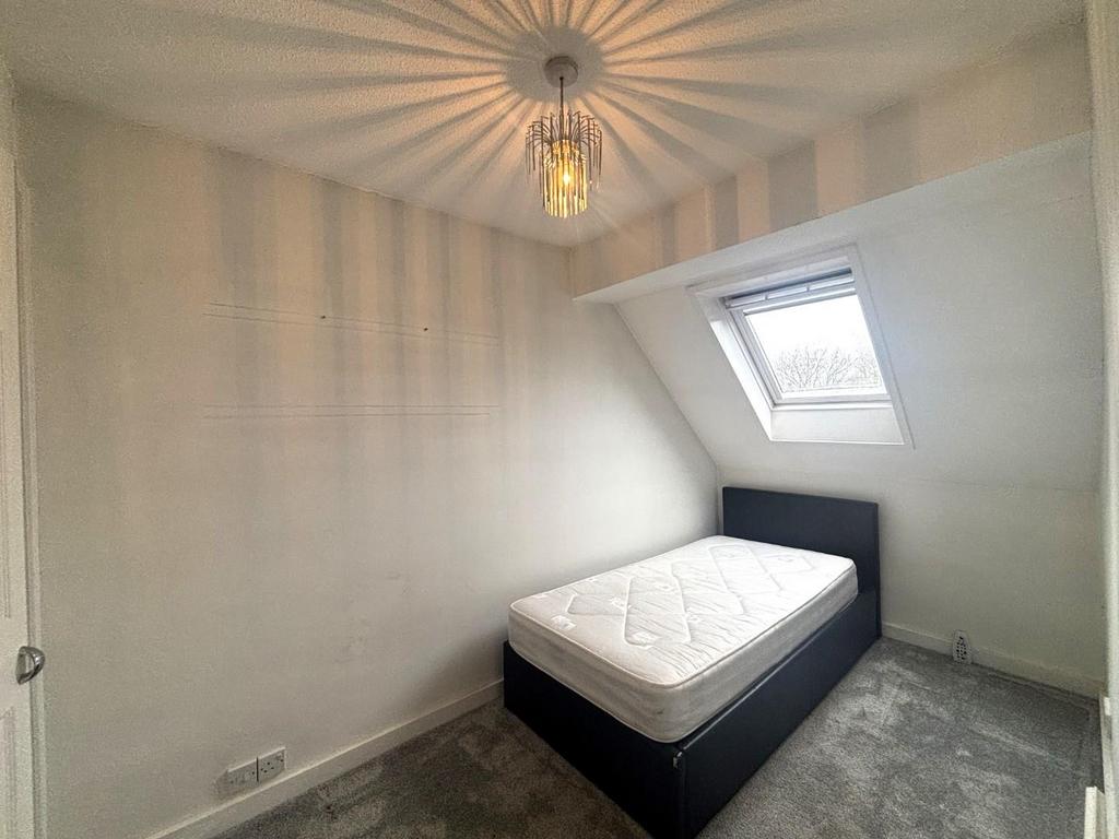 Bedroom 2.jpeg