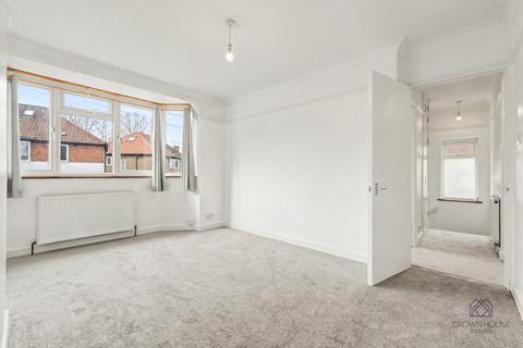 2 bedroom flat for sale, Oakleigh close London, N12